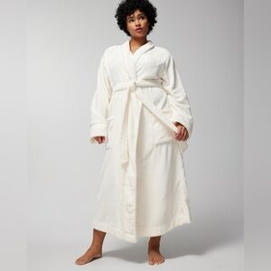 SOMA L/XL Long Plush Robe